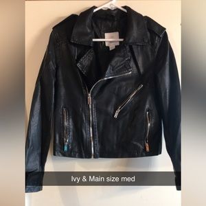 Ivy & Main black “Leather” jacket from Tilly’s. Great condition size Medium